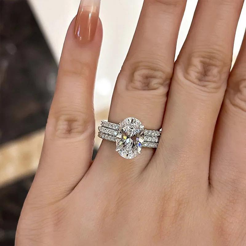 Zircon ring