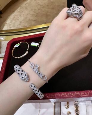 Leo Luxury Bracelet
