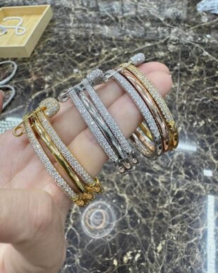 Pin bracelet
