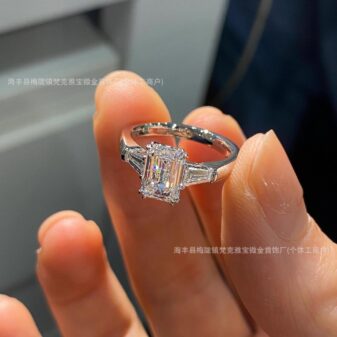New Seiko Small Sugar Cube Нw Ring for Women V Gold Stone Special-Shaped Square Diamond Ring Diamond Ring High Version Simple Design